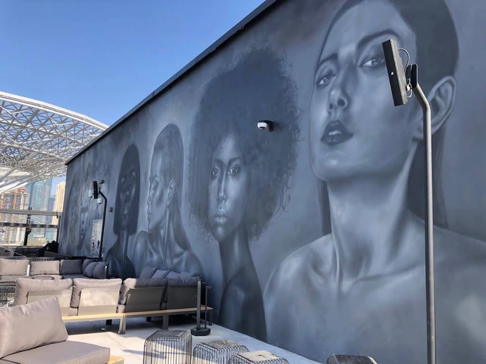 Ambiente do projeto 88 Terrace com áudio K-array aplicado a clubes, bares e lounges em Dubai Marina
