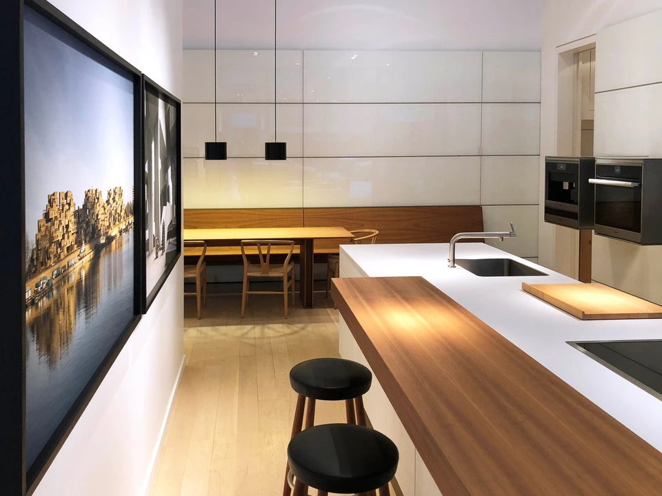 Ambiente do projeto Design de cozinhas Bulthaup com áudio K-array aplicado a showrooms e espaços de demonstração no Canadá