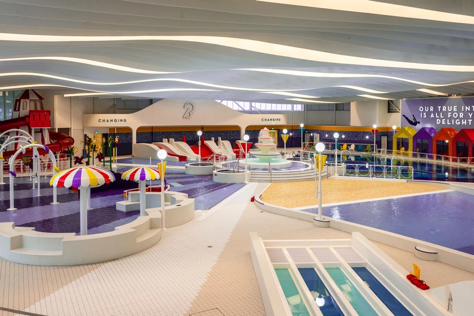 Ambiente do projeto Parque aquático Butlin’s Bognor Regis com áudio K-array aplicado a parques temáticos e atrações para visitantes no Reino Unido