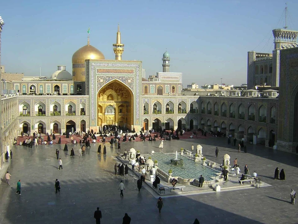 Ambiente do projeto Santuário do Imam Reza com áudio K-array aplicado a templos, igrejas e espaços de culto no Irã