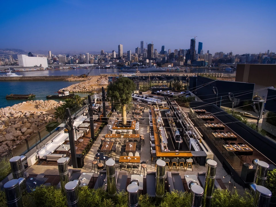 Ambiente do projeto Casa noturna Iris Lebanon com áudio K-array aplicado a clubes, bares e lounges nos Emirados Árabes Unidos