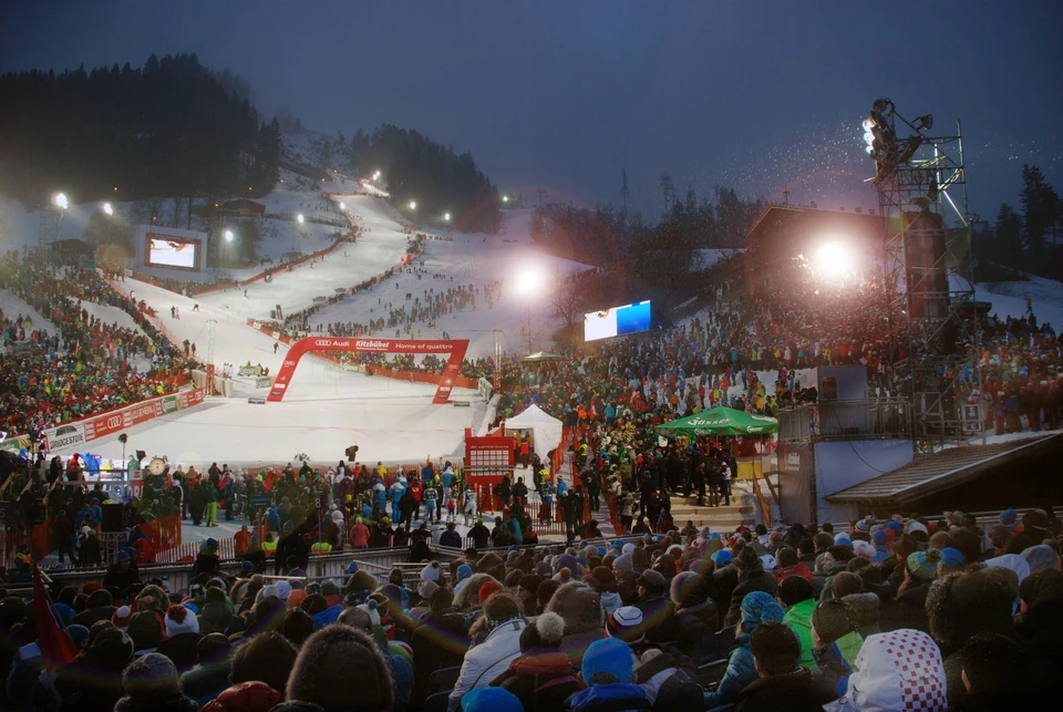 Ambiente do projeto Competição de descida Hahnenkamm em Kitzbühel com áudio K-array aplicado a eventos e experiências audiovisuais na Áustria