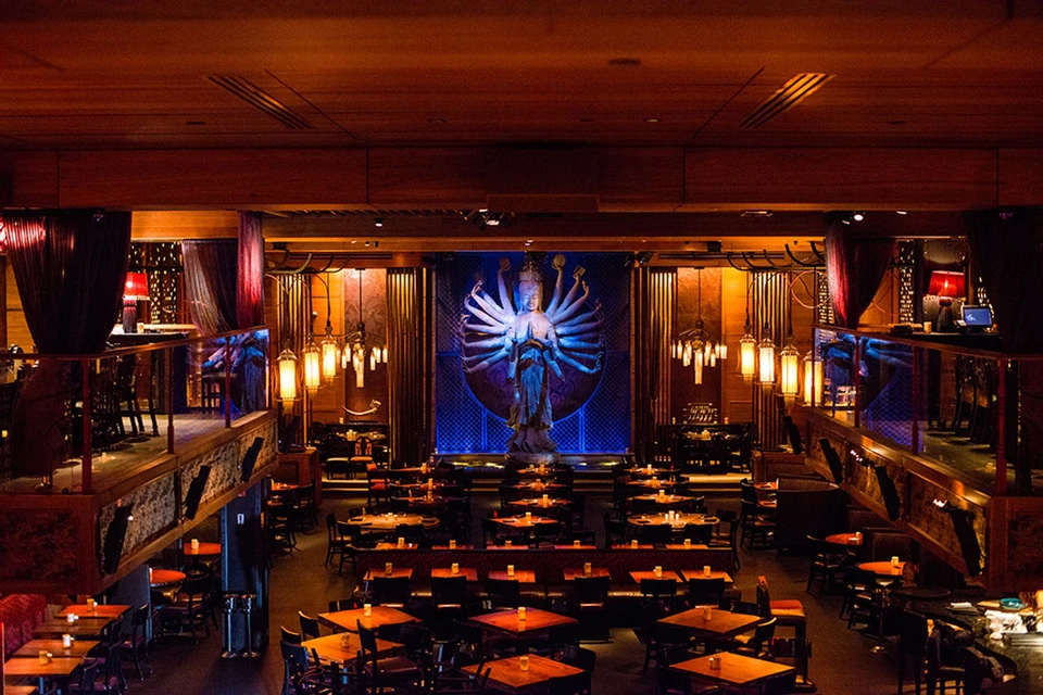 Ambiente do projeto TAO Downtown com áudio K-array aplicado a restaurantes, cafés e experiências gastronômicas nos Estados Unidos