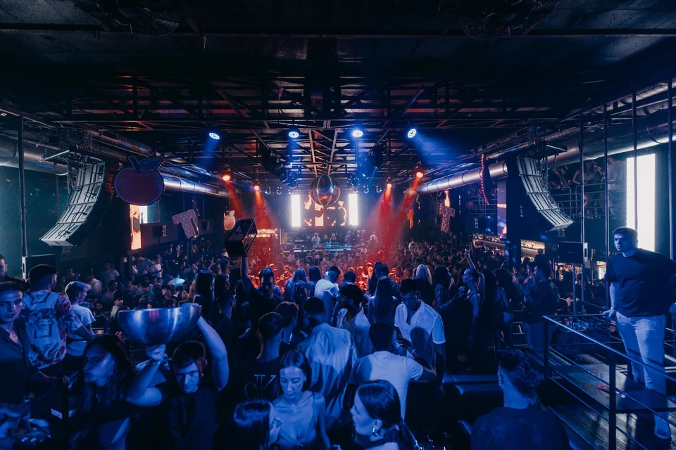 Ambiente do projeto Casa noturna Tenax com áudio K-array aplicado a clubes, bares e lounges em Florença