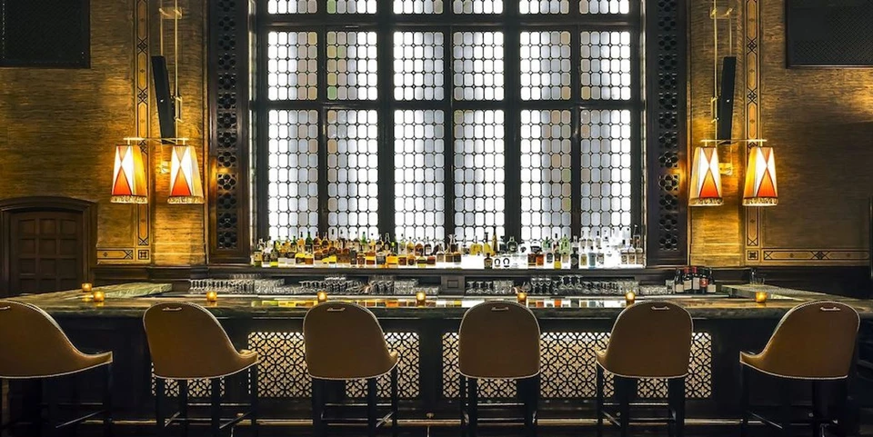 Ambiente do projeto Lounge The Campbell com áudio K-array aplicado a clubes, bares e lounges em Nova York